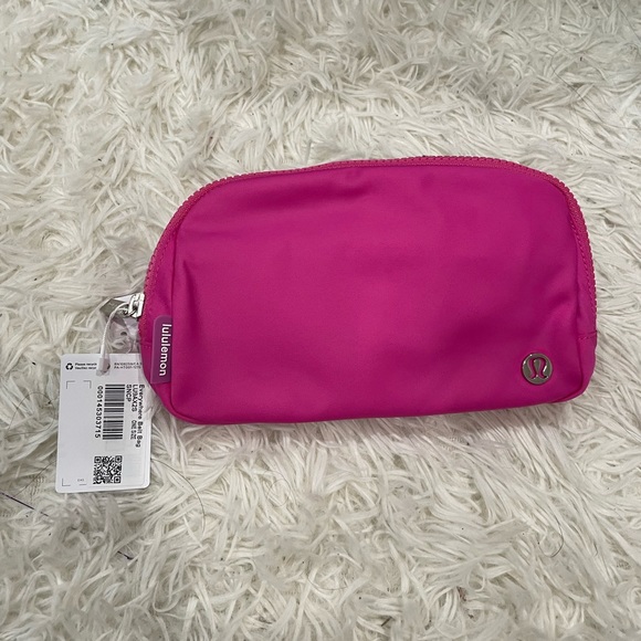 lululemon athletica Handbags - NWT lululemon everywhere belt bag sonic pink